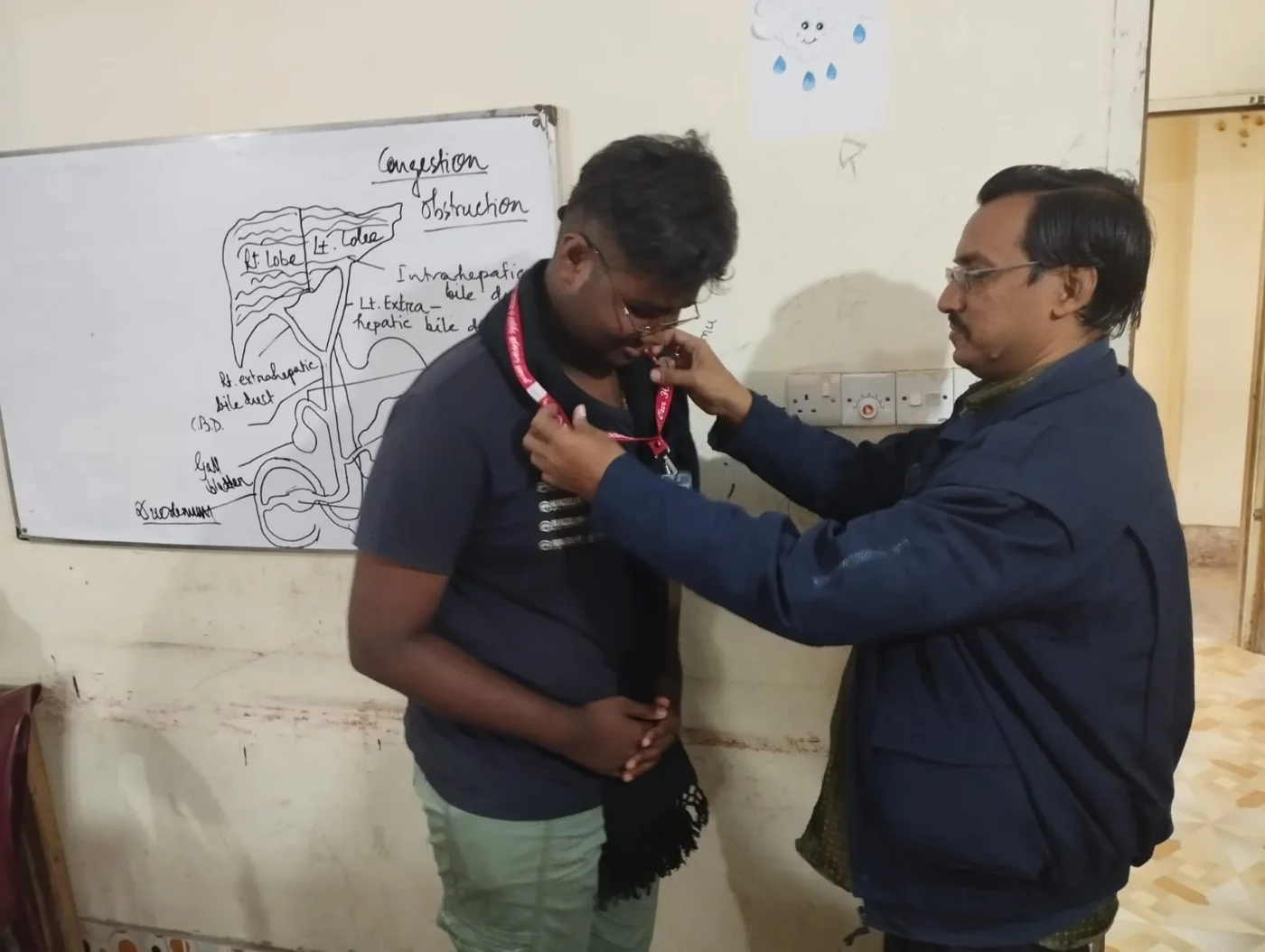 শিক্ষকের তত্ত্বাবধানে স্বাস্থ্য পরীক্ষার অনুশীলন