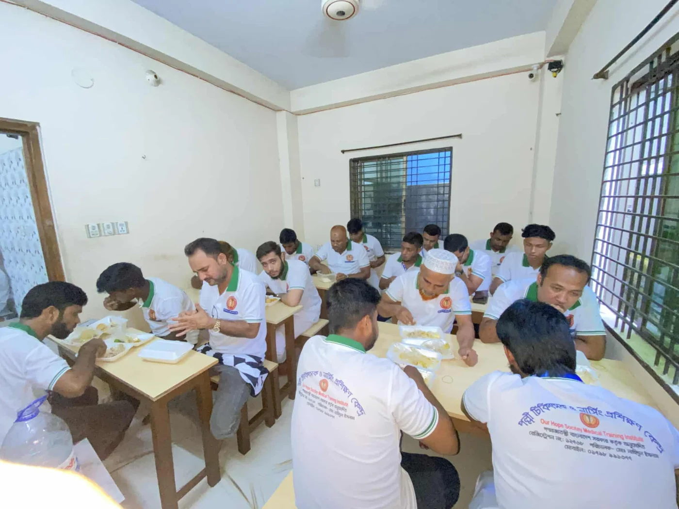 প্রশিক্ষণ ক্লাসে অংশগ্রহণকারী শিক্ষার্থীরা